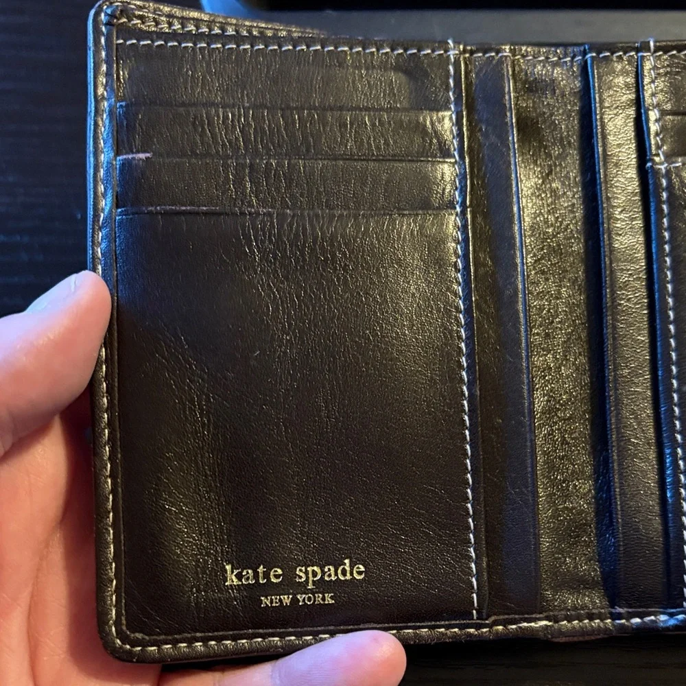 Kate Spade Light Tan Pebbled Leather Wallet Basic Travel‎ Casual - Picture 5 of 10